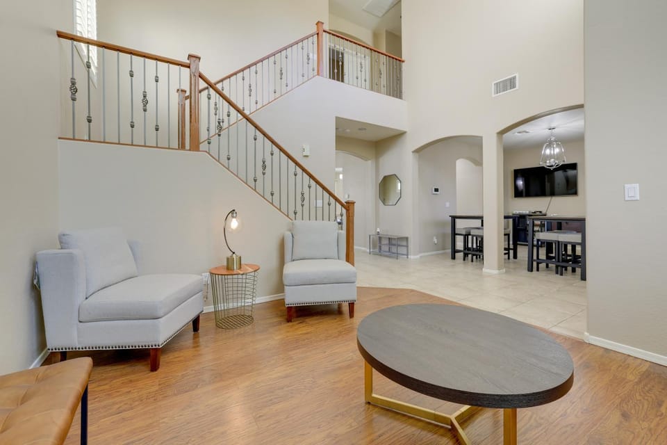 Pool, Fire Pit: Luxe Family Home in Goodyear House in Goodyear
