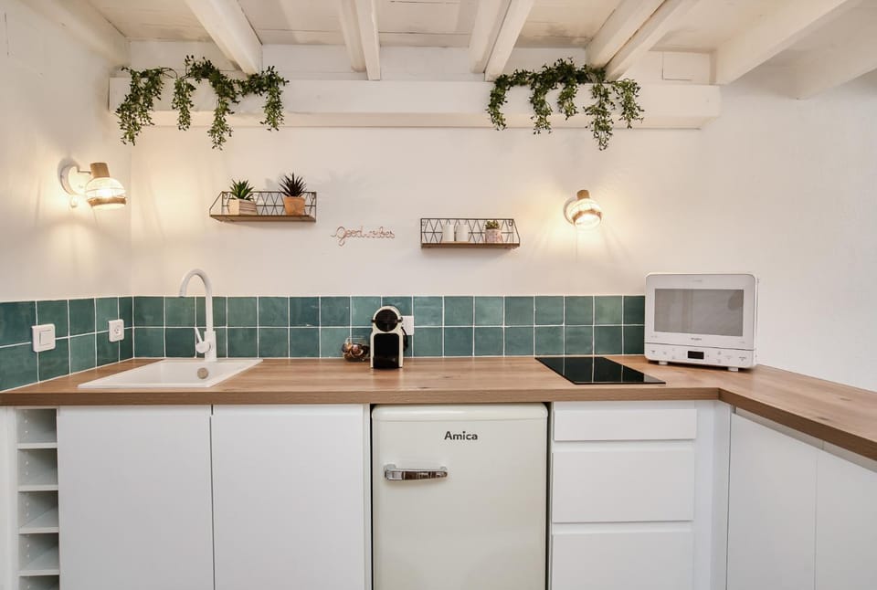 Kitchen or kitchenette, stove