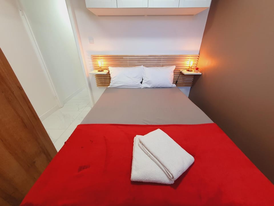 Bed, Night, Bedroom, heating