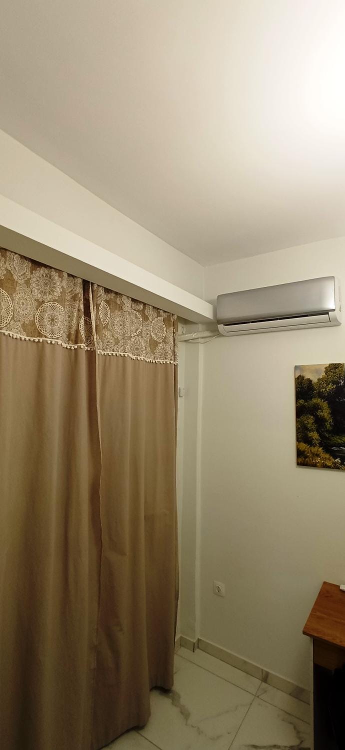 Bedroom, air conditioner