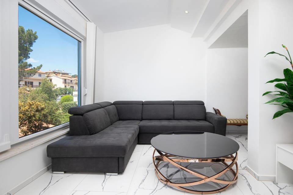 Pjescana Uvala Sea View Apartment Apartment in Pula
