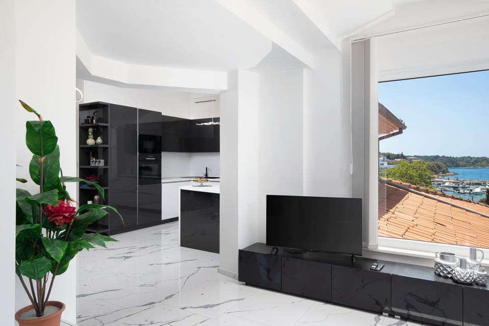 Pjescana Uvala Sea View Apartment Apartment in Pula
