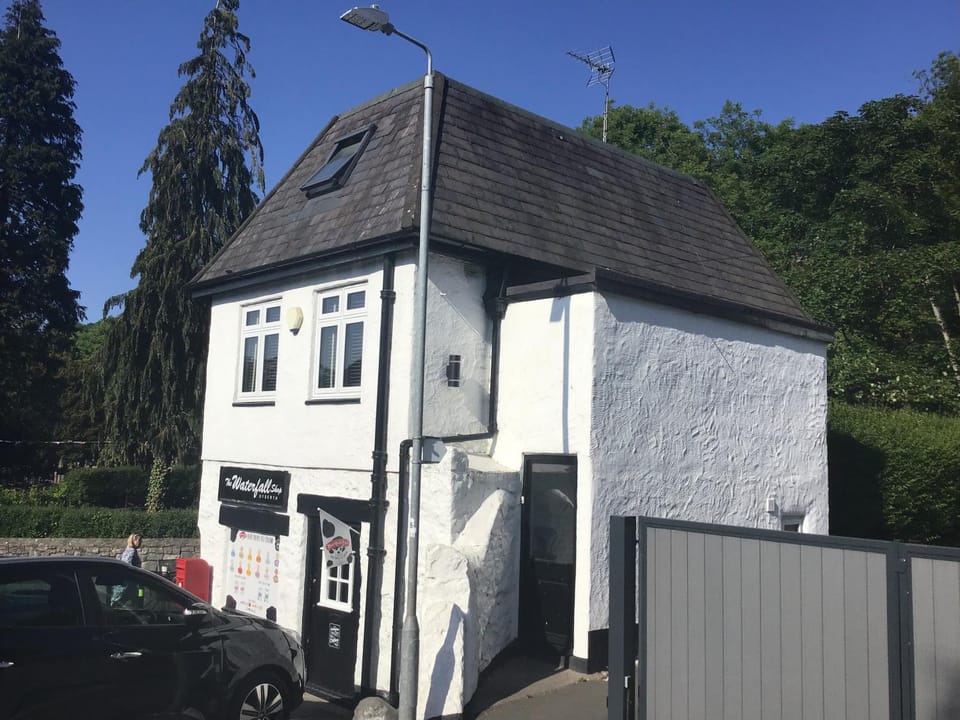 Property building, Day