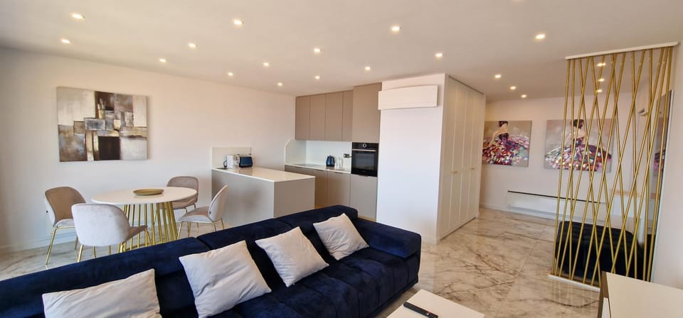 Kitchen or kitchenette, Living room, Dining area