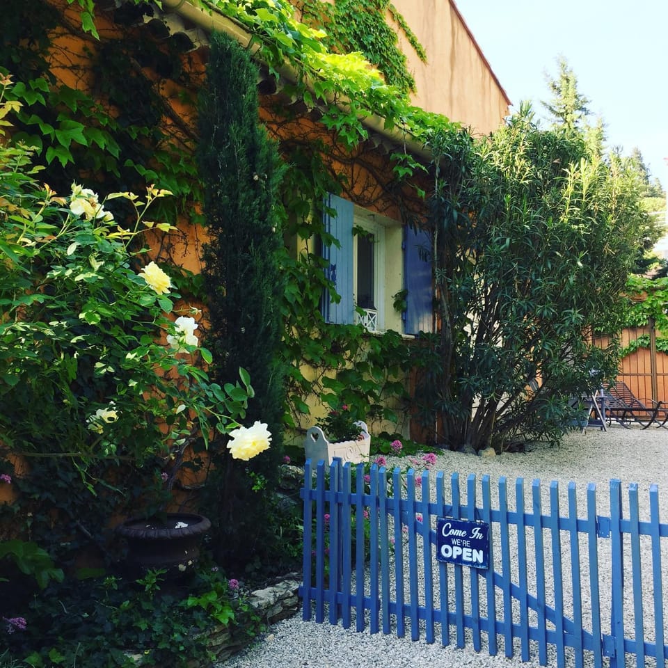 Gite Au fond du jardin House in Vedène