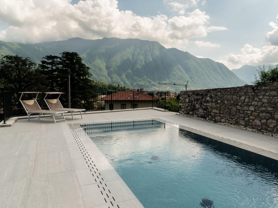 Property building, Balcony/Terrace