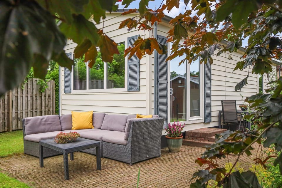 Property building, Day, Garden, Seating area, Garden view