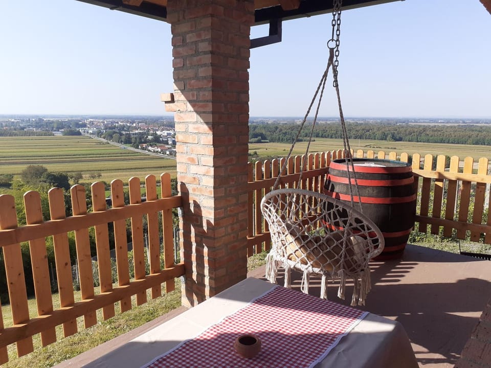 Kuća za odmor Orly, jacuzzi, sauna, prekrasan pogled Villa in Hungary