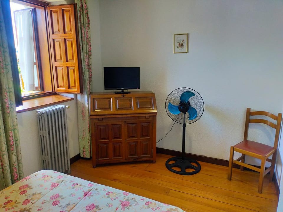 hotel el nogal de quijas Hotel in Western coast of Cantabria