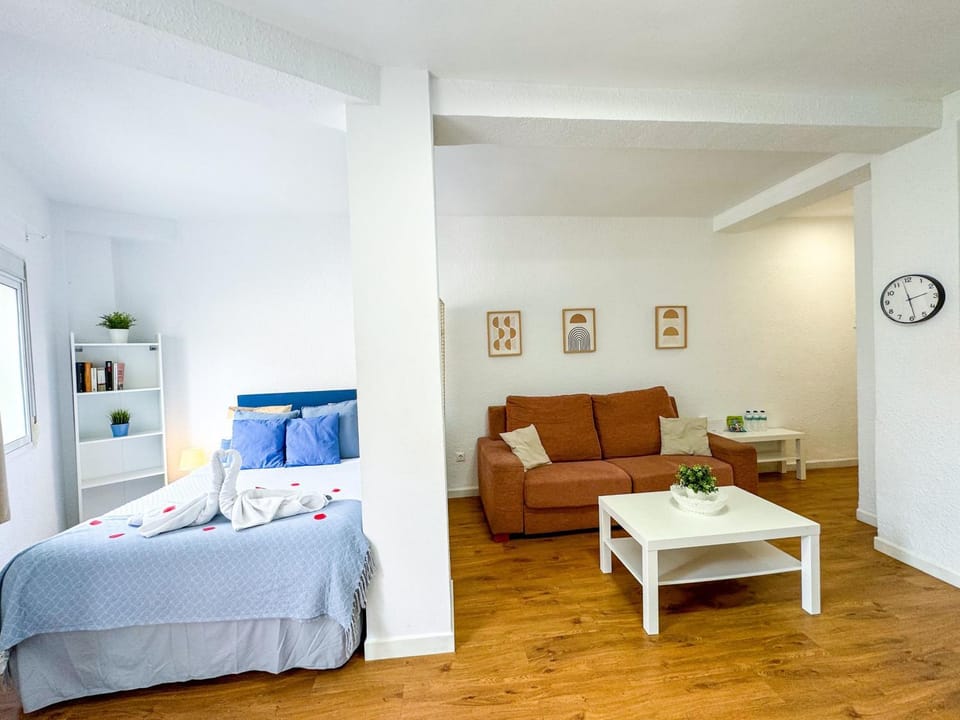 Carvajal Beach - Turistea Suites Apartment in Fuengirola