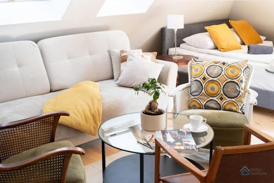 Bed, Living room, Photo of the whole room, Seating area