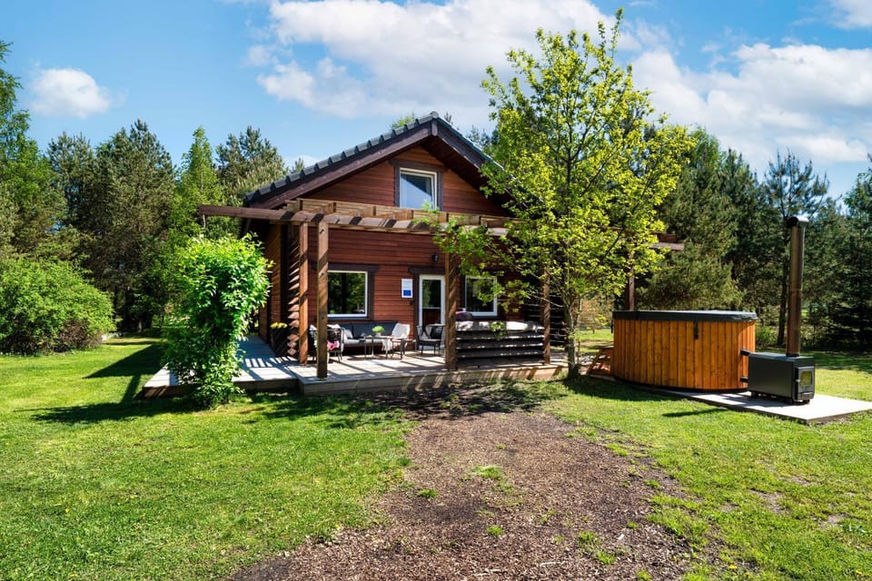 Property building, Patio, Balcony/Terrace, Public Bath