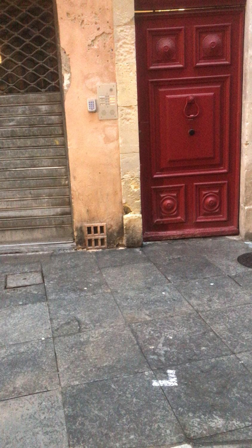 Nîmes centre sur les toits - clim mobile Apartment in Nimes