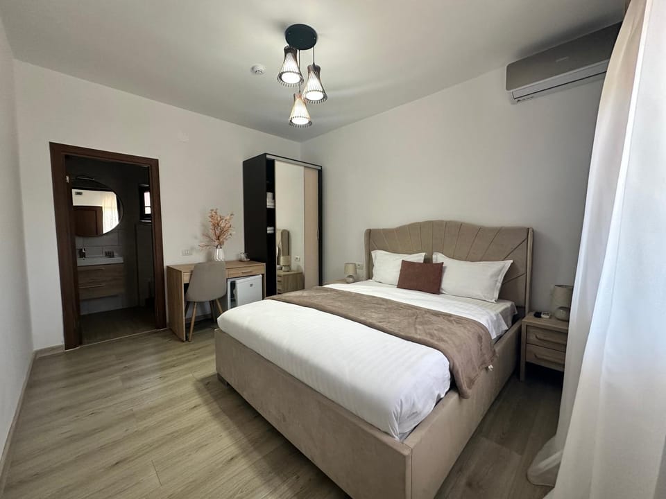 Bed, Balcony/Terrace, Photo of the whole room, Bedroom, wardrobe, air conditioner
