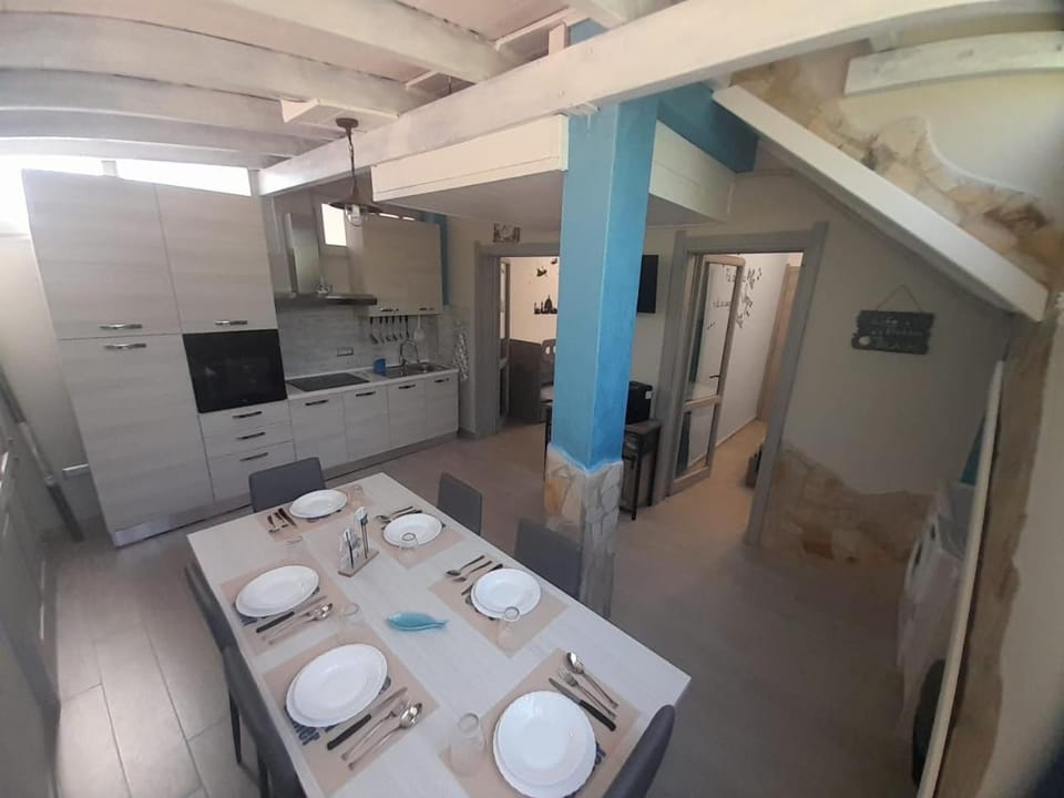 Kitchen or kitchenette, Dining area, minibar, pet friendly, stove