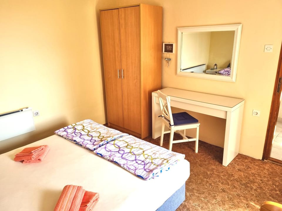 Bed, Bedroom, wardrobe