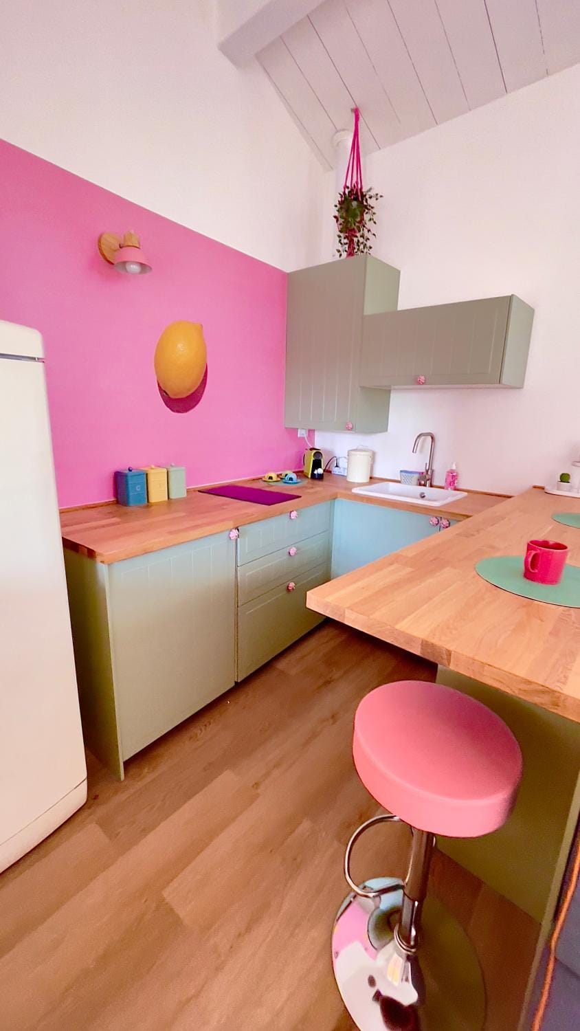 Kitchen or kitchenette