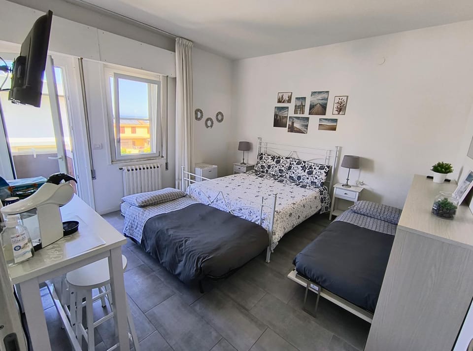 Bed, Photo of the whole room, Bedroom, hair dresser