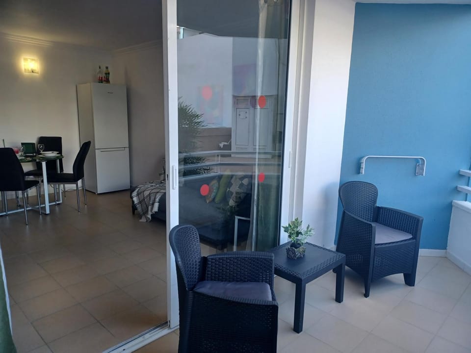Off site, Balcony/Terrace