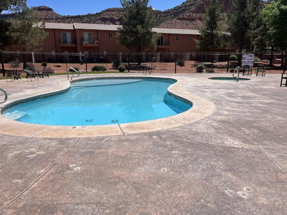 Pool view, Swimming pool, sunbed