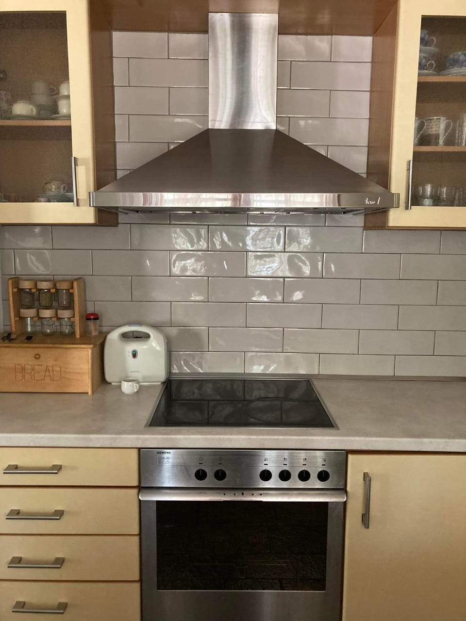 Kitchen or kitchenette, pet friendly, stove