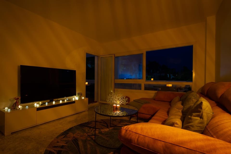 Night, TV and multimedia, View (from property/room), Living room, Seating area