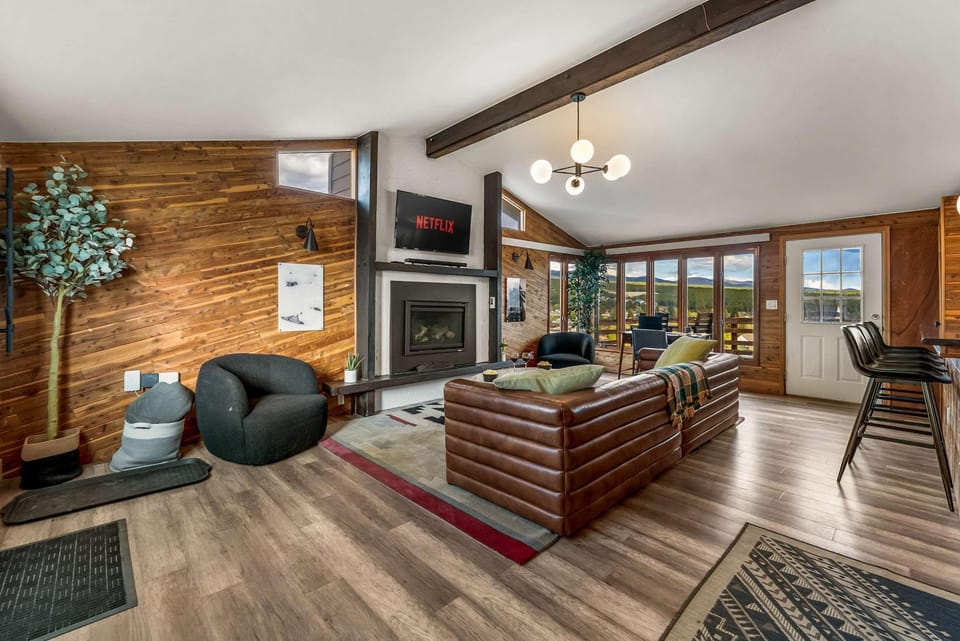 TV and multimedia, Living room, Seating area