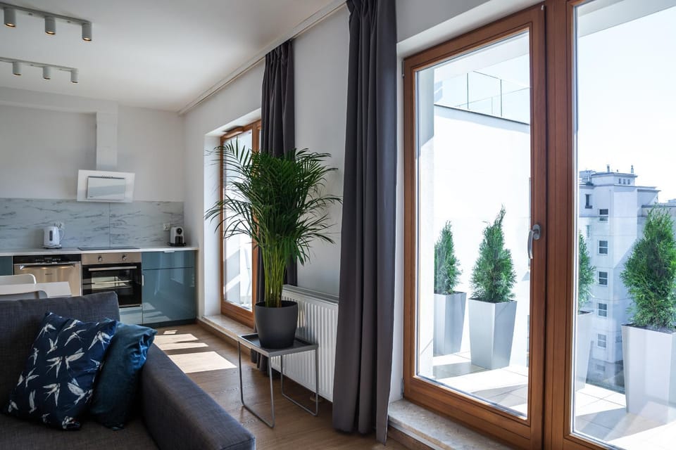 View (from property/room), Balcony/Terrace, Kitchen or kitchenette, Living room, Seating area, Dining area, pet friendly, stove