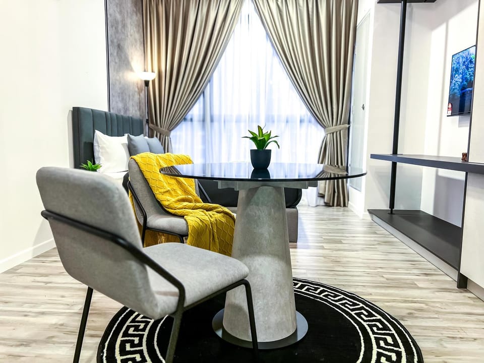 Millerz Square Kuala Lumpur - Sky Pool & Gym - Free Parking, Wifi Apartment hotel in Federal Territory of Kuala Lumpur