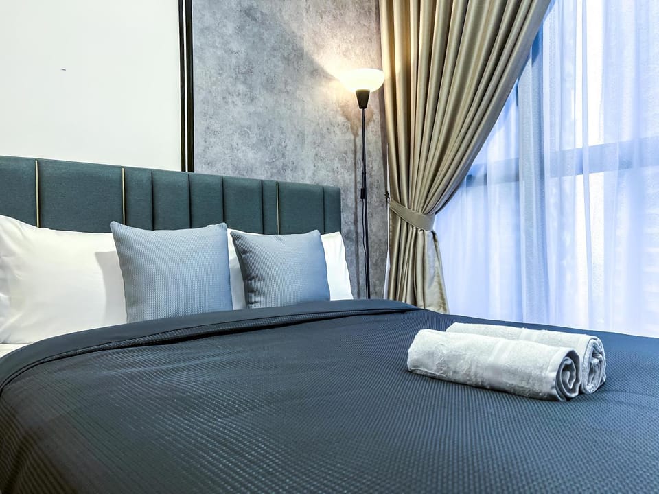 Millerz Square Kuala Lumpur - Sky Pool & Gym - Free Parking, Wifi Apartment hotel in Federal Territory of Kuala Lumpur