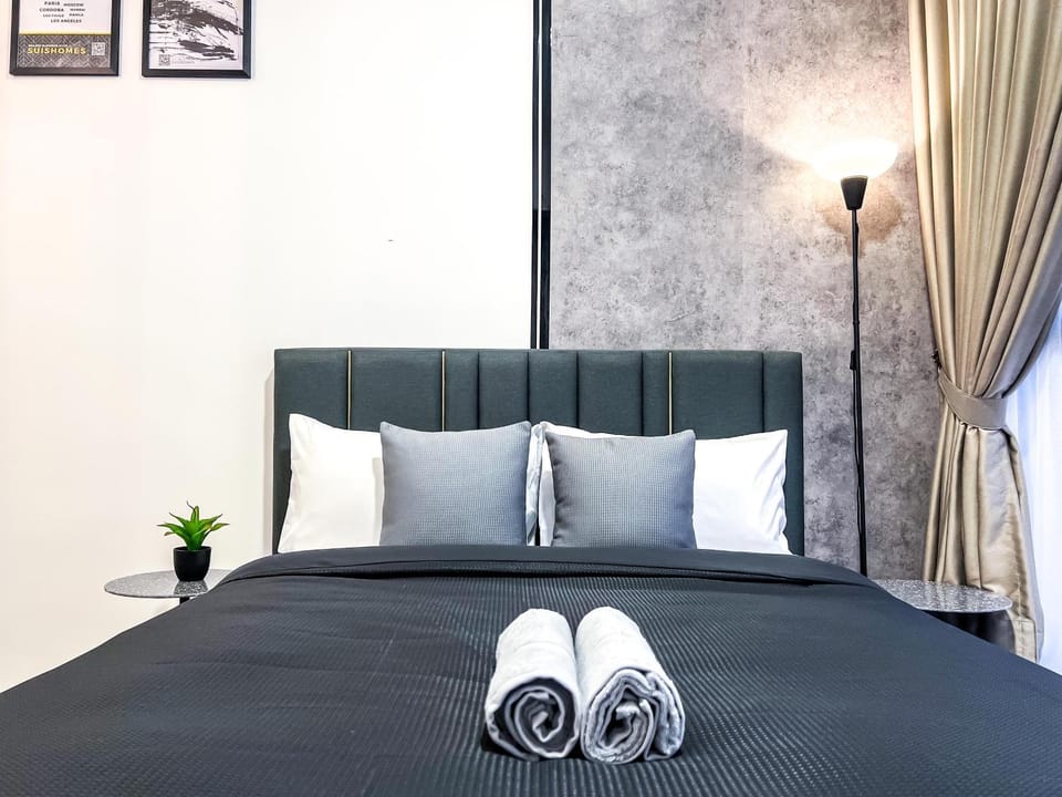 Millerz Square Kuala Lumpur - Sky Pool & Gym - Free Parking, Wifi Apartment hotel in Federal Territory of Kuala Lumpur