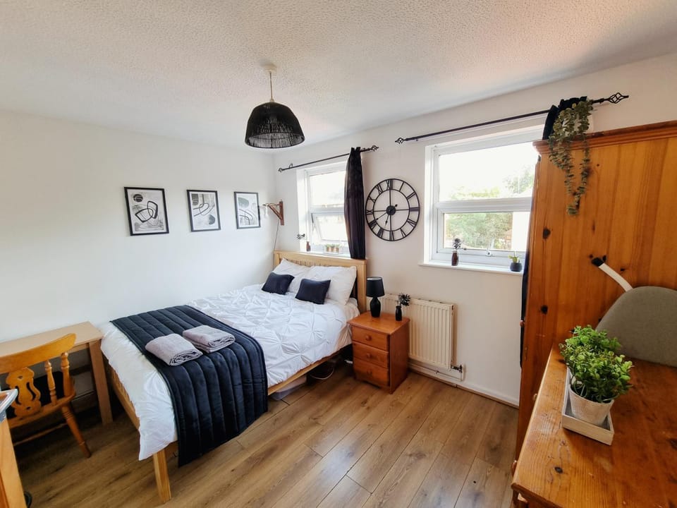 Bed, Bedroom
