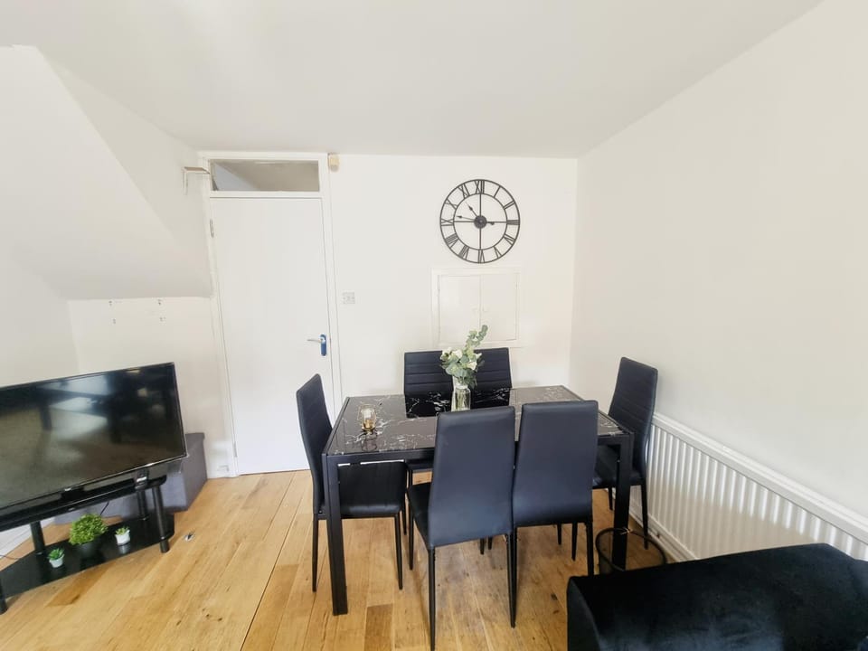 TV and multimedia, Dining area