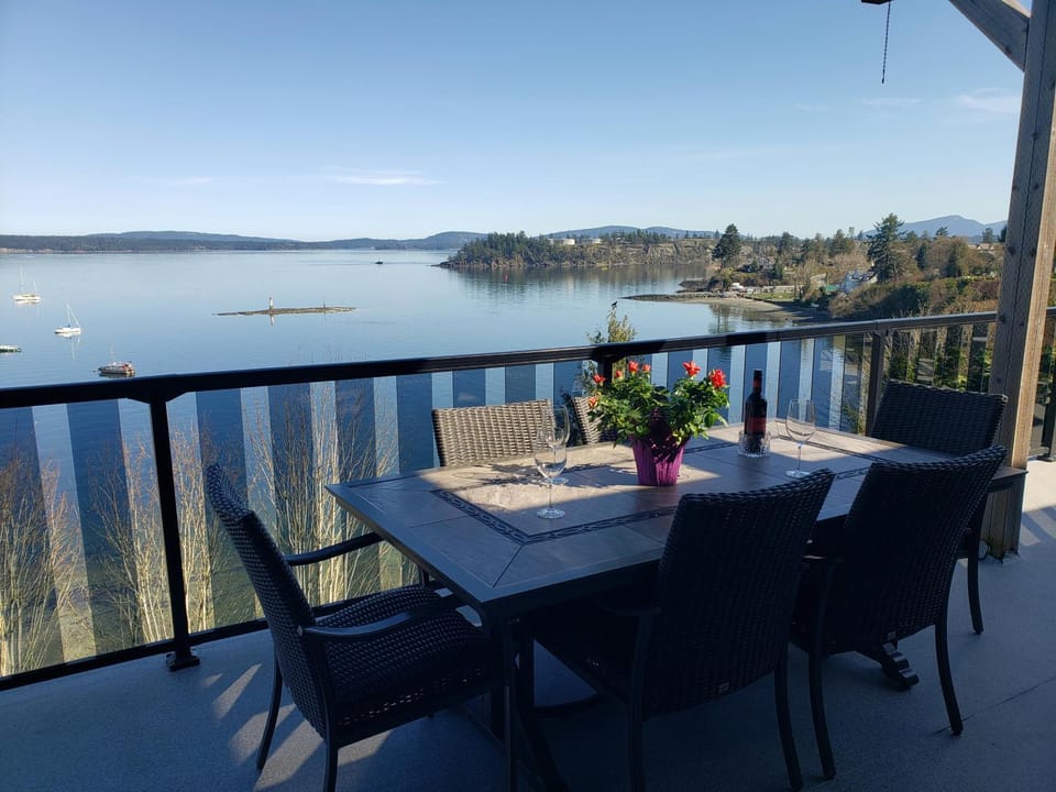 Patio, Day, Natural landscape, Balcony/Terrace, Balcony/Terrace, Dining area, Sea view