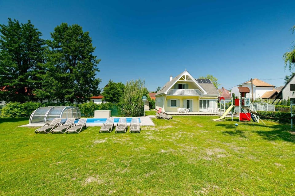 Summer, Garden, Swimming pool, sunbed
