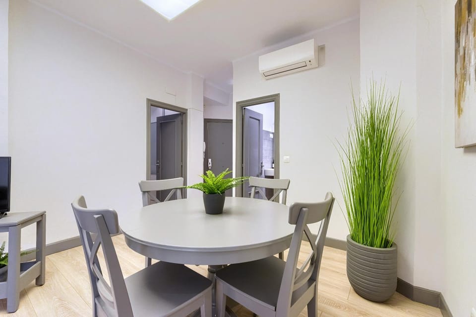 Tristán Vivienda turística de Diseño con AC Apartment in Bilbao