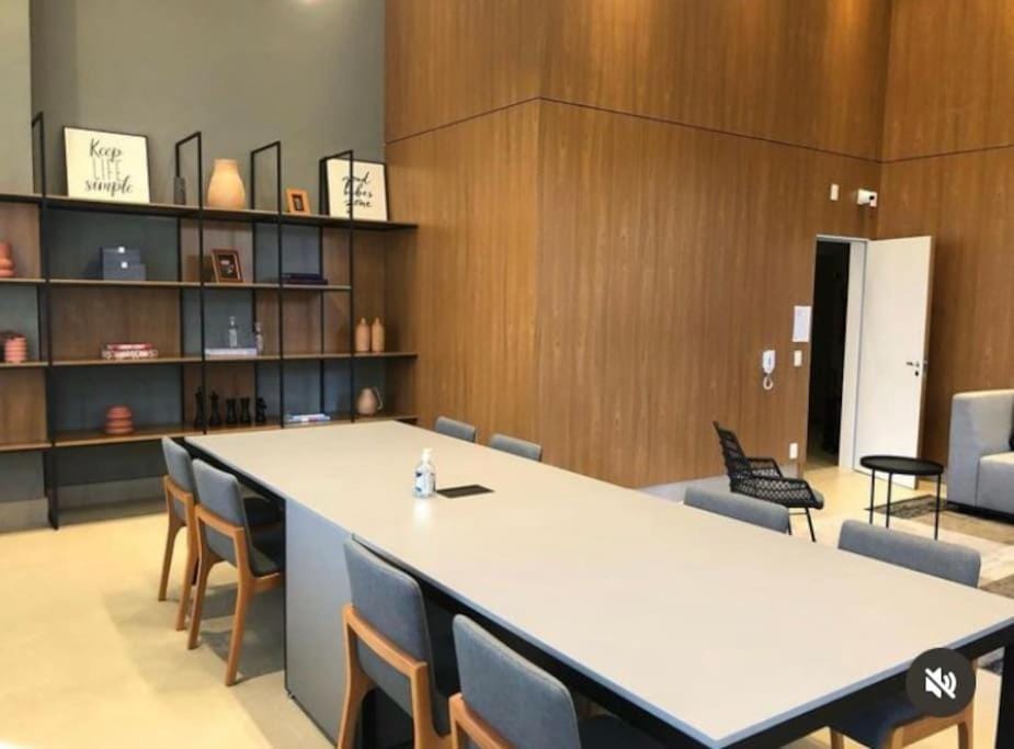 Meeting/conference room