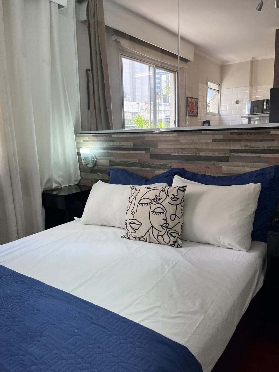 Bed, Photo of the whole room, Bedroom, air conditioner