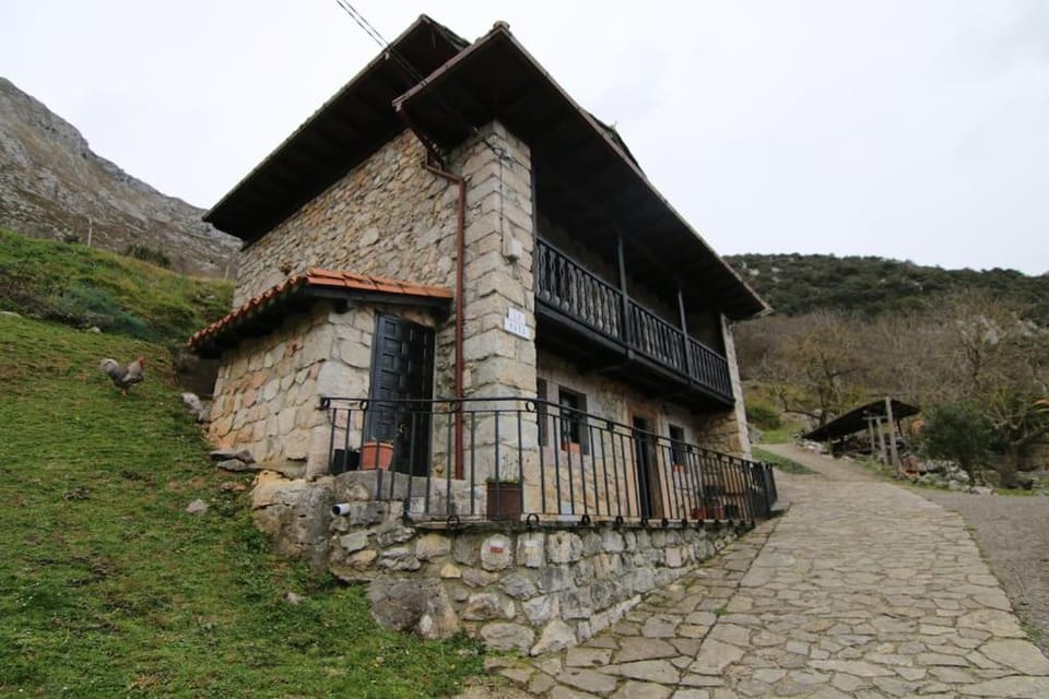 Alojamiento Rural Casa La Mata. Chalet in Asturias