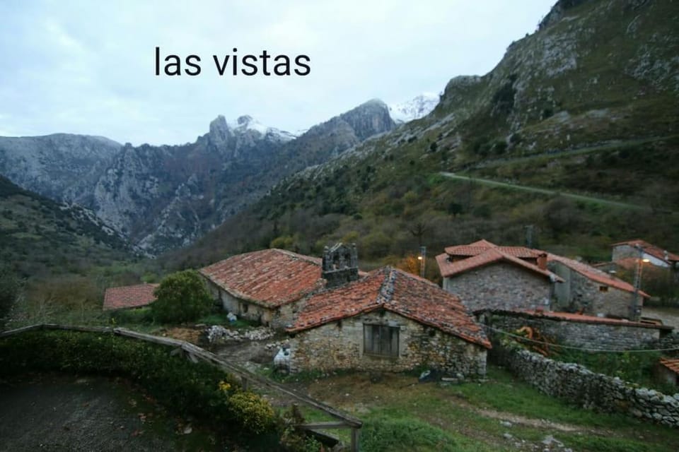 Alojamiento Rural Casa La Mata. Chalet in Asturias