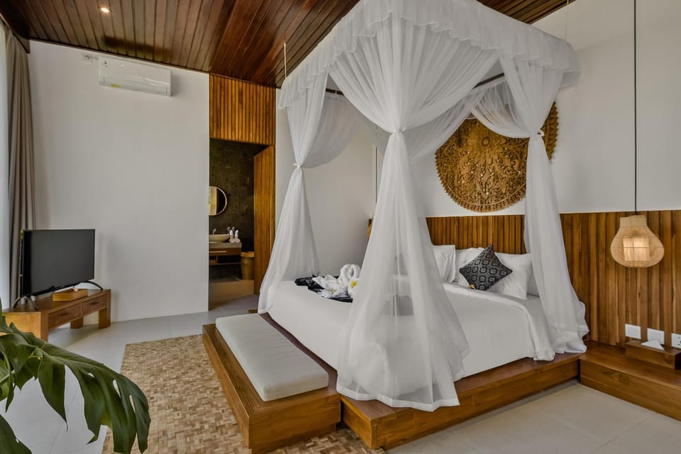 Bed, TV and multimedia, Photo of the whole room, Bedroom, towels, air conditioner