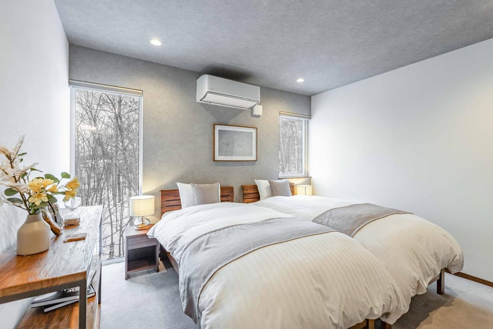 Bed, Bedroom, air conditioner