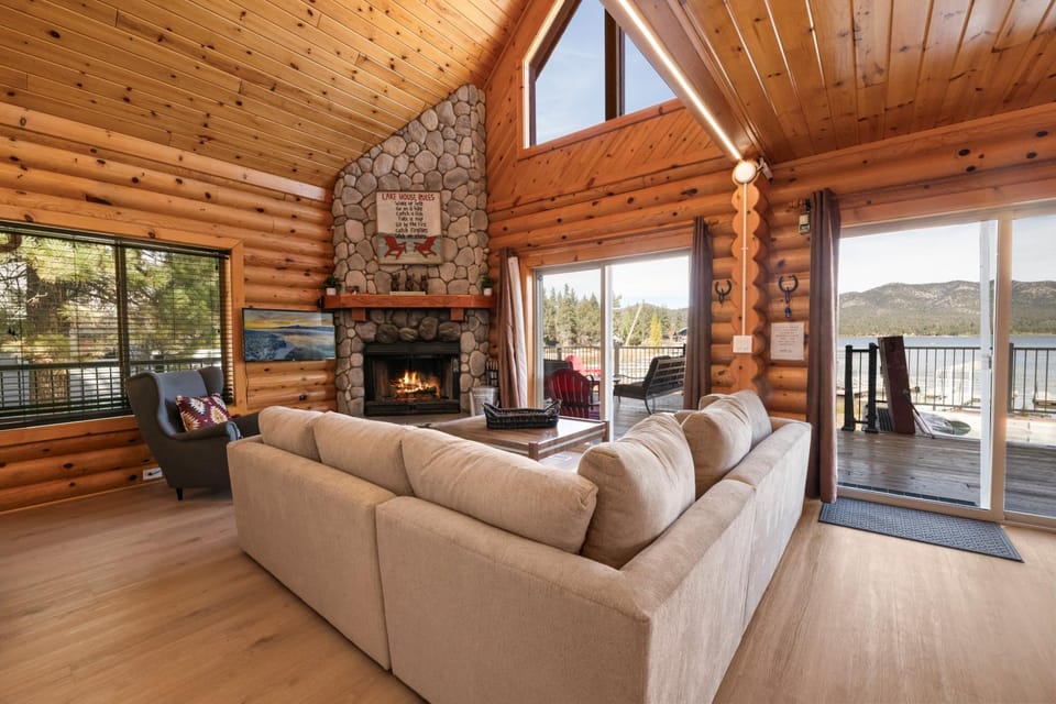 View (from property/room), Living room, Seating area