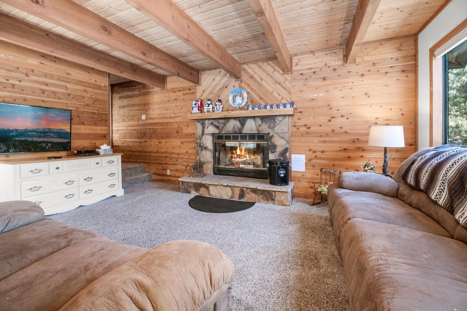 TV and multimedia, Living room, Seating area, flat iron