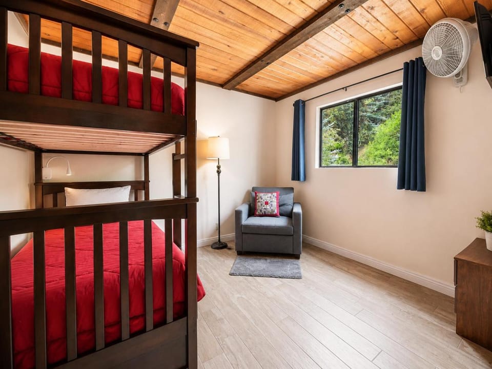 Bed, Bedroom, bunk bed