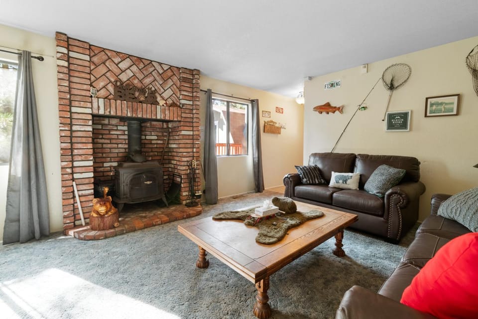 Living room, fireplace