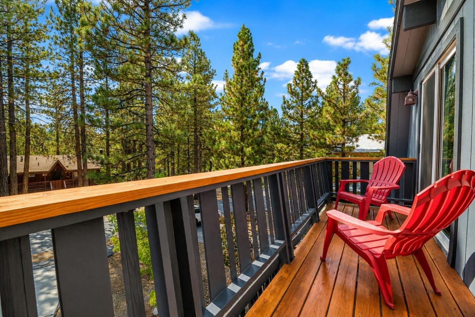 Patio, Spring, Day, Natural landscape, View (from property/room), Balcony/Terrace