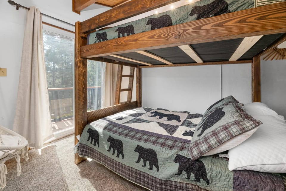 Bed, Bedroom, bunk bed