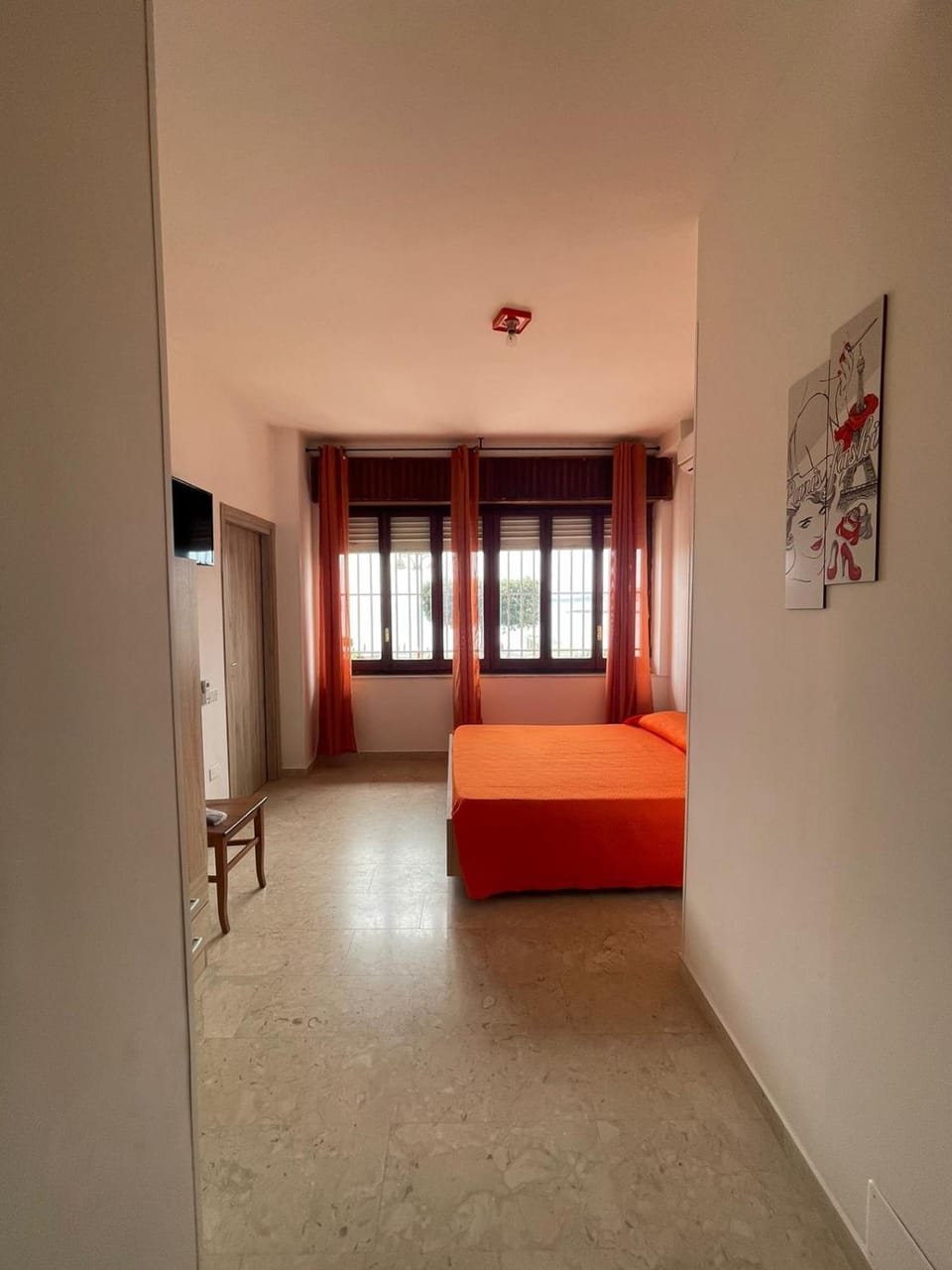Photo of the whole room