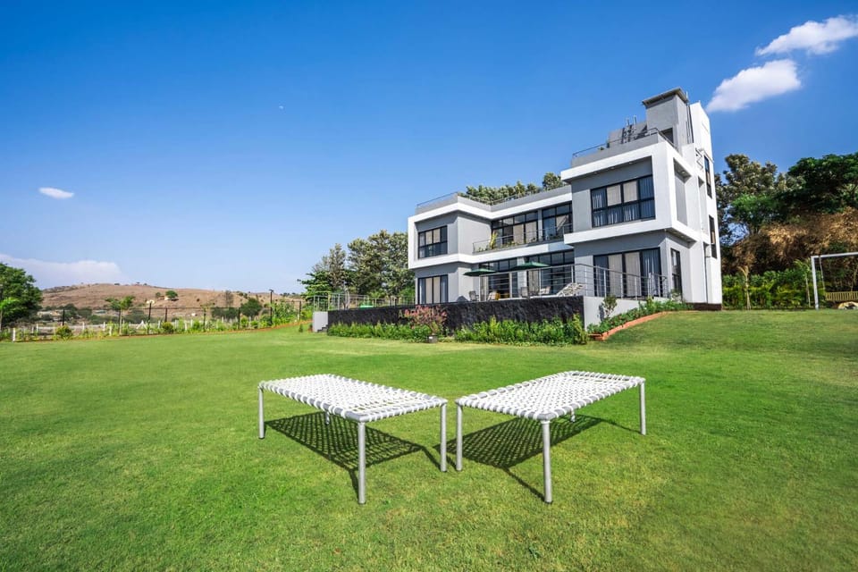 Property building, Garden